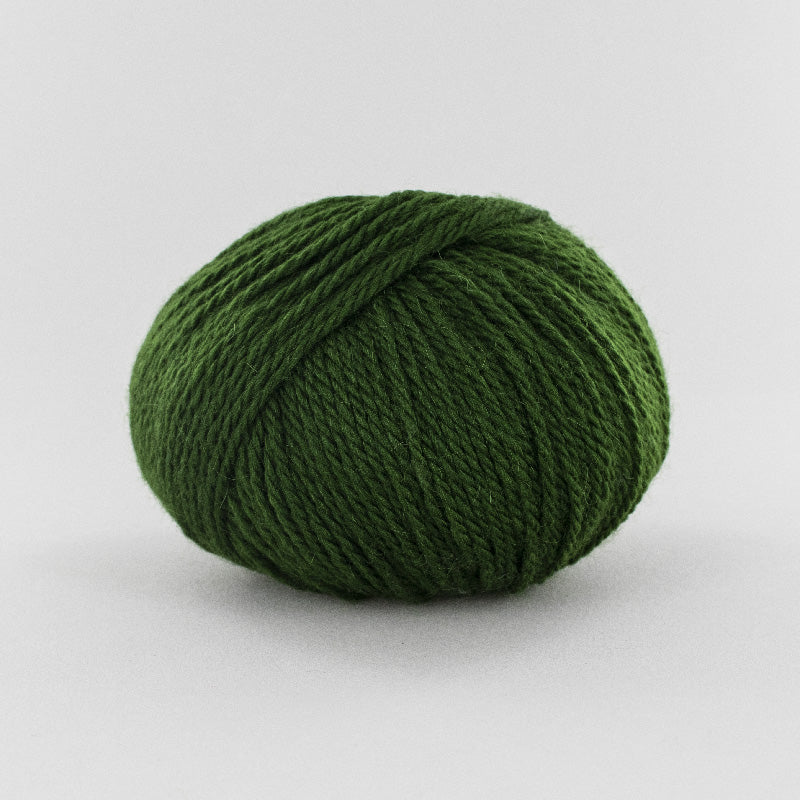 Bol Fonty Polaire garen in kleur 0641, gemaakt van 50% baby alpaca en 50% wol. Zacht, warm en natuurlijk garen voor winterprojecten.