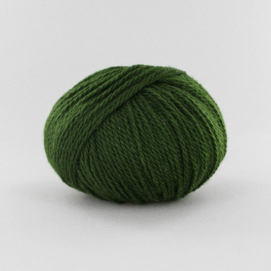 Bol Fonty Polaire garen in kleur 0641, gemaakt van 50% baby alpaca en 50% wol. Zacht, warm en natuurlijk garen voor winterprojecten.