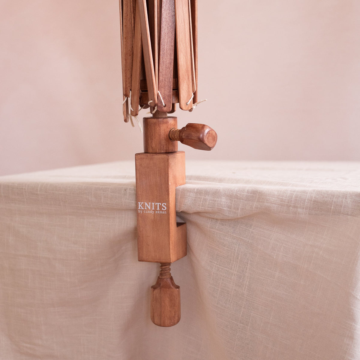 Knits by CE Yarn Swift Garenwinder