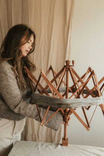 Knits by CE Yarn Swift Garenwinder