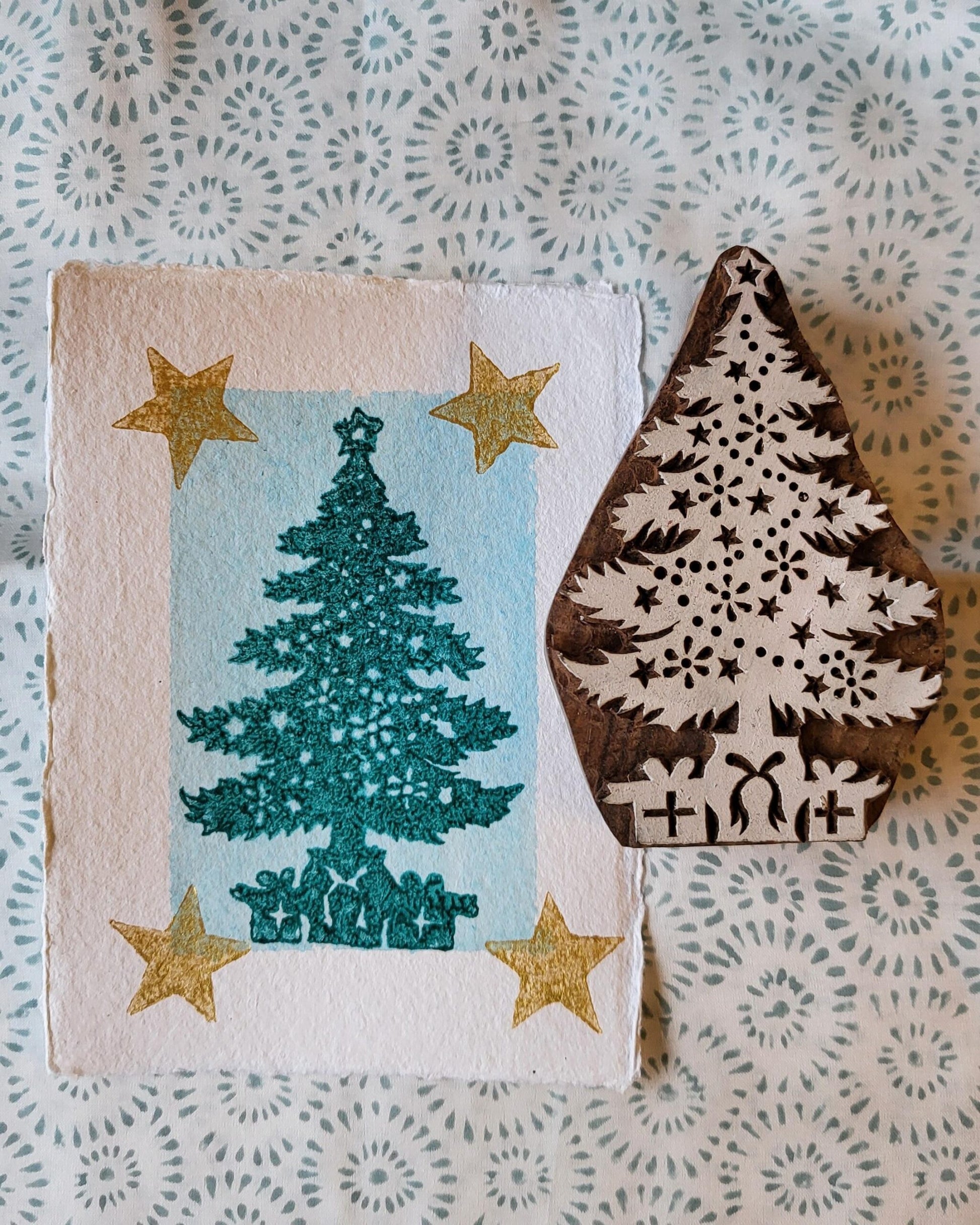 Houten kerstboomstempel van The Blockprint Tree, ideaal voor decoratieve projecten en kaarten.