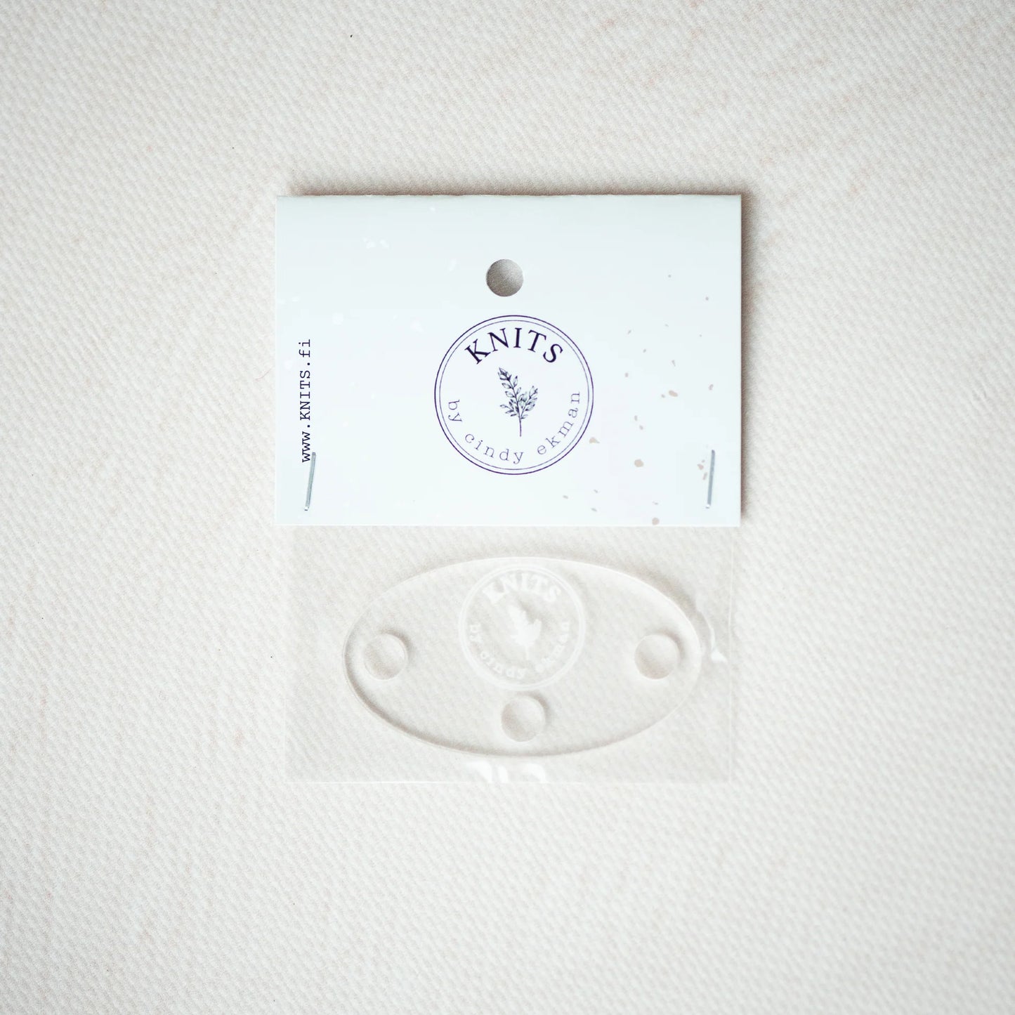 Knits by Cindy Ekman - Yarn guide plate