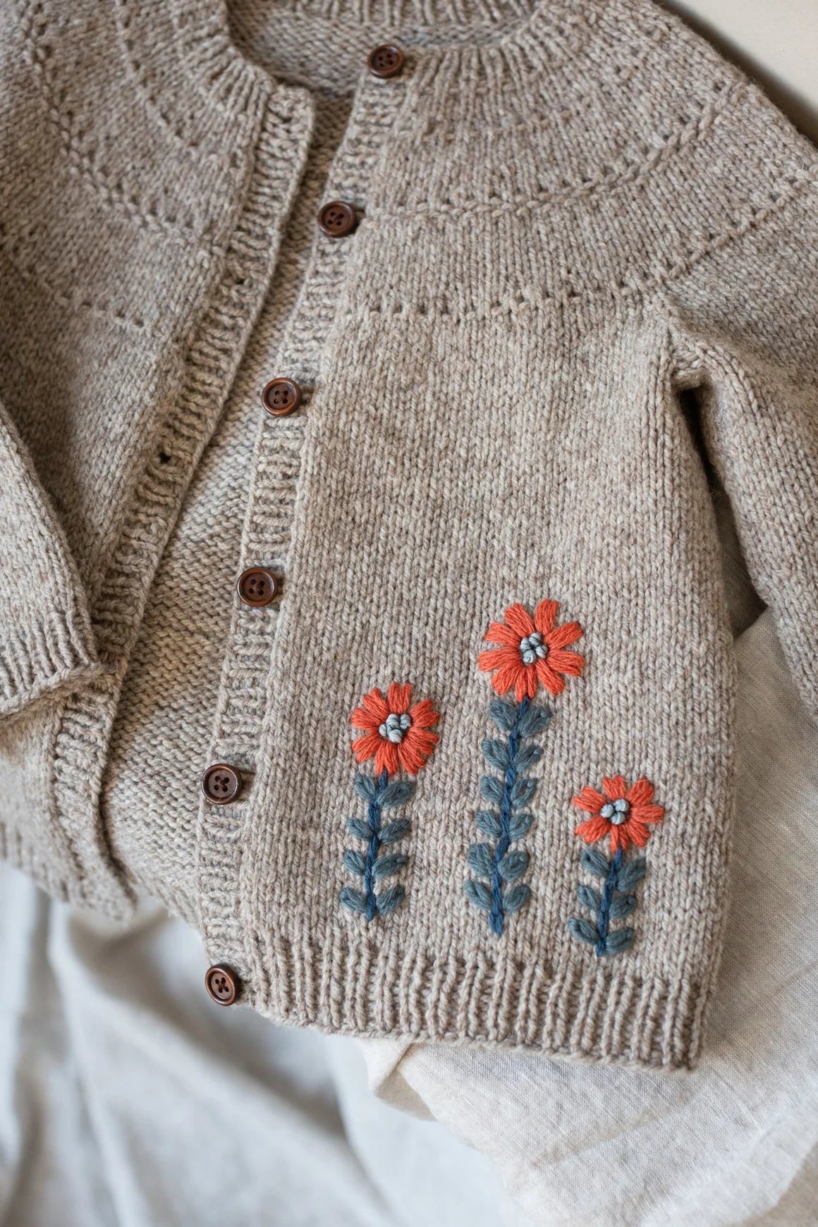 Embroidery on knits, Judith Gummlich