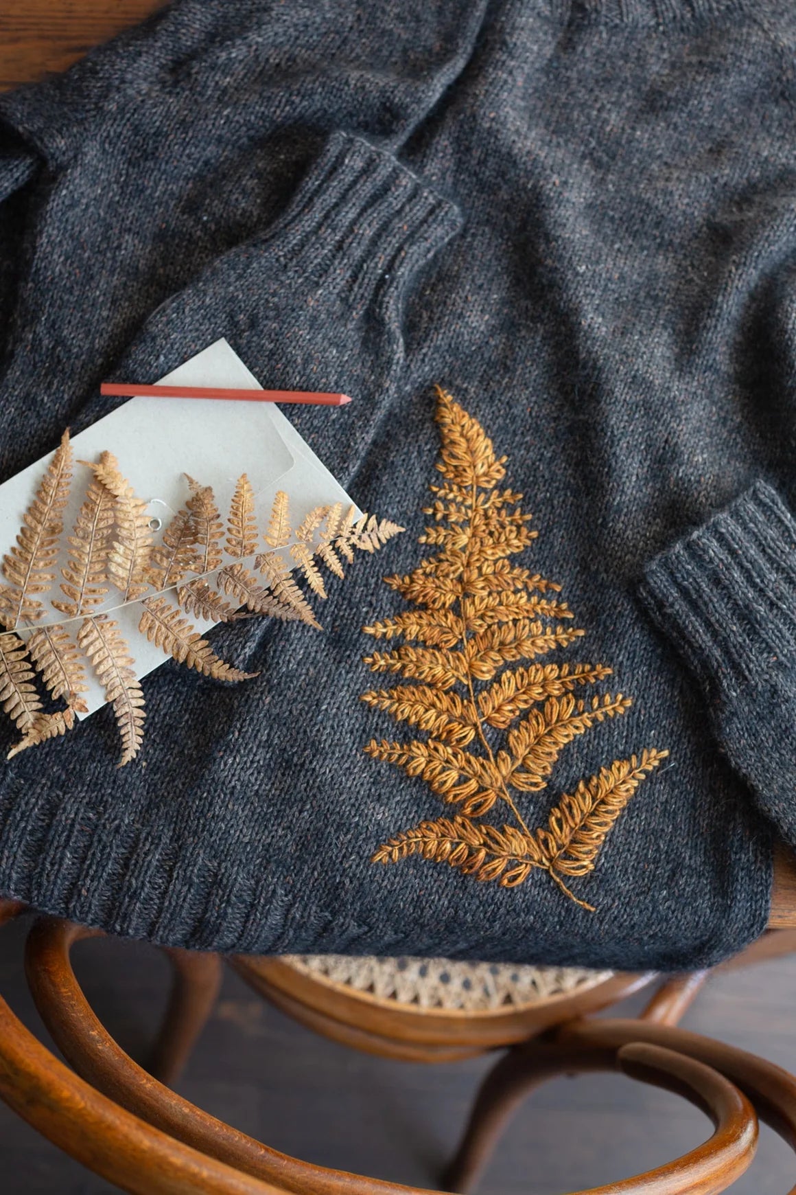 Embroidery on knits, Judith Gummlich
